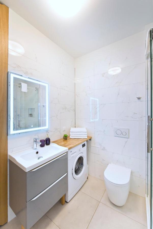 Old Town Super Apartment Ogarna Gdansk Bagian luar foto